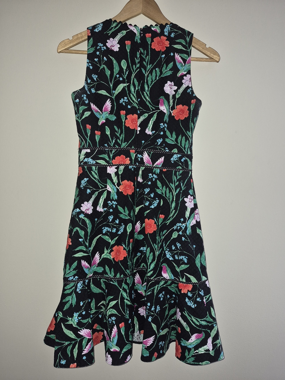 Kate Spade Floral Hummingbird Dress Size 0 Fit & Flare Scalloped Neck - Picture 7 of 10
